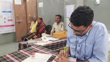 बैतूल नगर: रावणवाड़ी गांव में बुजुर्ग महिला के साथ शराबी बेटे ने की मारपीट, गंज थाना पुलिस ने जिला अस्पताल में कराया मेडिकल