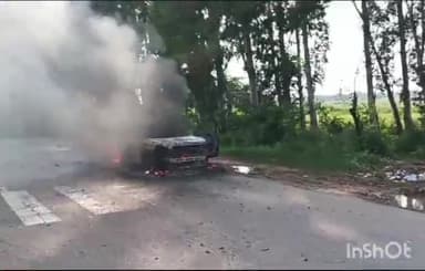 ਡੇਰਾਬਸੀ: ਜ਼ੀਰਕਪੁਰ ਪਟਿਆਲਾ ਮਾਰਗ ਤੇ ਬਨੂੜ ਨੇੜੇ ਸਥਿਤ ਇਸੇ ਖਾਂ ਵਿਖੇ ਚਲਦੀ ਕਰੇਟਾ ਕਾਰ ਨੂੰ ਲੱਗੀ ਅੱਗ ਕੋਈ ਜਾਨੀ ਨੁਕਸਾਨ ਨਹੀਂ ਹੋਇਆ