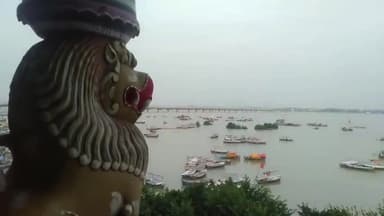 करछना: नैनी क्षेत्र में खतरे के निशान के पास पहुंची यमुना नदी,जलस्तर में लगातार हो रही वृद्धि से बढ़ी परेशानी