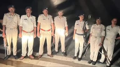 डेहरी: डेहरी सहित विभिन्न इलाके में विशेष छापेमारी अभियान के दौरान पुलिस ने 5 कुख्यात अपराधियों को किया गिरफ्तार।