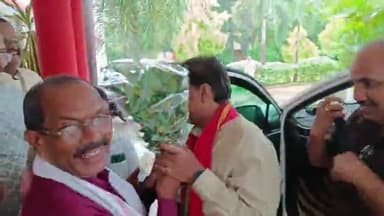 सिमडेगा: परिसदन पहुंचे छत्तीसगढ़ के वन मंत्री, परिवर्तन संकल्प रथयात्रा को लेकर भाजपा जिला कमिटी के साथ किए बैठक