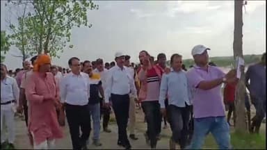 जोगापट्टी: सिसवा मंगलपुर में डीएम दिनेश कुमार राय ने किया कटावरोधी कार्य का निरीक्षण