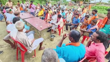 चनपटिया: चनपटिया प्रखंड क्षेत्र के छोटका पोखरिया गांव में विधायक ने लोगों को दिलाई सदस्यता दिया जानकारी