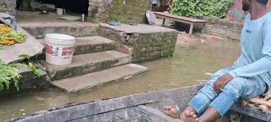 ग्राम पंचायत #आगापुर_उर्फ_गुलरिहा मे लोगों के घरों में घुसता हुआ घाघरा का पानी..... #बाढ़ #धनघटा #हैसरबाजार #सन्तकबीरनगर