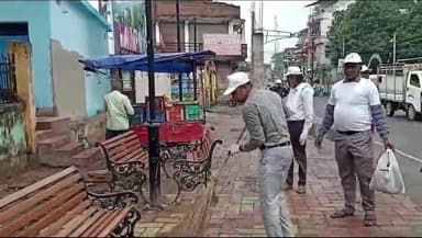 बांधवगढ़: जिला मुख्यालय उमरिया में स्वच्छता ही सेवा अभियान के तहत गांधी चौक से जय स्तंभ चौक तक स्वच्छता अभियान चलाया गया।