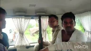 जलेसर: बाइक सवार दो लुटेरों द्वारा छात्र से मोबाइल छीना गया, मौजूद लोगों ने लुटेरों को पकड़ा