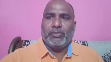 अभी बहुत ही दुखद सूचना मिला जन नेता पूर्णिया सांसद श्री पप्पू यादव जी के पूज्य पिता जी एम्स पटना में इलाज के दौरान निधन हो गया है।
मैं उन्हे विनम्र श्रद्धांजलि अर्पित करता हूं।
मैं एम्स जा रहा हू।
इस दुख की घड़ी श्री पप्पू यादव जी