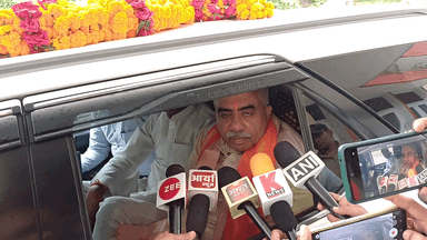 आज रायबरेली पहुंचे प्रभारी मंत्री श्री #राकेश_सचान कार्यकर्ताओं ने किया जोरदार स्वागत करेंगे विकास कार्यों की समीक्षा