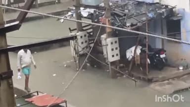 औरैया: देर रात से हो रही लगातार बारिश से जलमग्न हुआ शहर, लोगों का घरों से निकलना हुआ मुश्किल