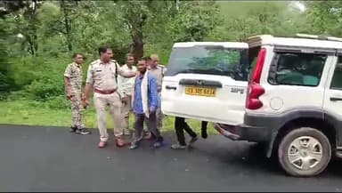 रामानुजगंज: ग्राम चैनपुर के चोरपनिया बांध के पास गौव हत्या किया गया सनवाल पुलिस ने गौ हत्या के आरोपी को किया गिरफ्तार