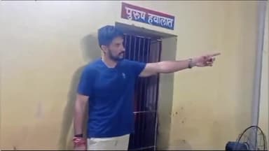 पीपलदा: पीपल्दा विधायक चेतन पटेल पहुंचे इटावा पुलिस थाने, स्वयं को गिरफ्तार करने की मांग का वीडियो सोशल मीडिया पर हुआ वायरल