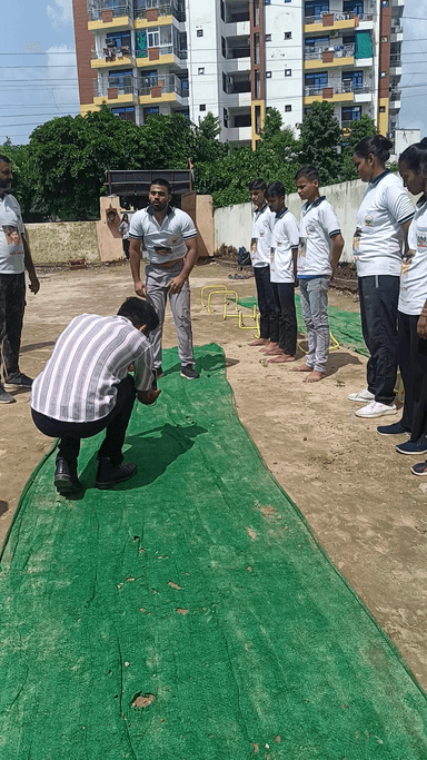 सैनिक संस्कार फाउंडेशन आगरा में दिया जा रहा है युवाओं को निशुल्क प्रशिक्षण 9960269547