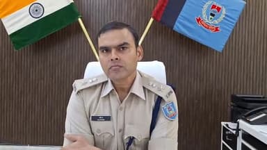 सिमडेगा: सिमडेगा में व्हाट्सएप पर APK फाइल भेजकर साइबर क्राइम के मामले आने पर एसपी ने लोगों को किया जागरूक