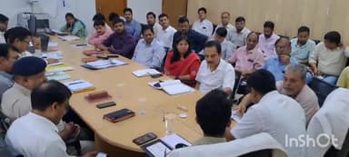 धौलपुर: कलेक्टर बीटी ने जनसुनवाई में सुनीं लोगों की समस्याएं, 54 परिवाद प्राप्त हुए