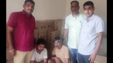पाल्हावास: शराब की 135 पेटियों के साथ दो तस्कर काबू, रिमांड पर लिए गए, गुरावड़ा के पास रीवाड़ी-रोहतक हाइवे पर पकड़े गए