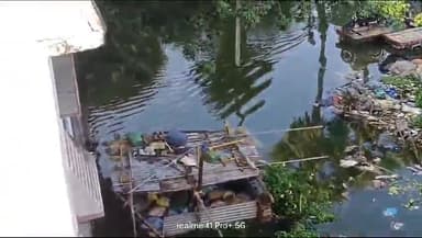 उदवंत नगर: गजराजगंज ओपी में बाढ़ का पानी घुसा, आमजनों से लेकर पुलिसकर्मियों को हो रही है परेशानी