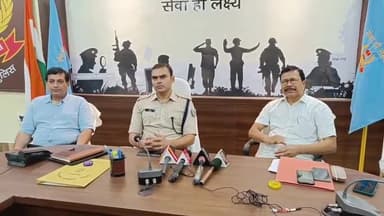 कोलेबिरा: SP सभागार में प्रशासन ने प्रेसवार्ता आयोजित कर JSSC परीक्षा आयोजन के संबंध में जानकारी दी