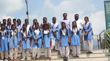 अकलतरा: उत्कृष्ट जांजगीर-चांपा अंतर्गत मासिक परीक्षा में टॉप करने वाले 30 बच्चों को कराया गया क्रोकोडाईल पार्क का भ्रमण