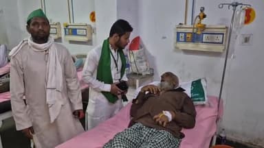 रामपुर: जिला अस्पताल पहुंचकर जय जवान जय किसान लोक शक्ति संगठन के जिला प्रभारी राकिब खान ने मरीजों का जाना हाल