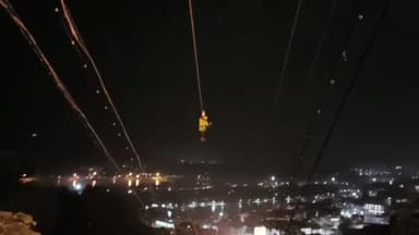 हरिद्वार: SDRF और NDRF की टीम ने की मॉक ड्रिल, रात को मनसा देवी रोपवे में फंसे दो यात्रियों को किया रेस्क्यू