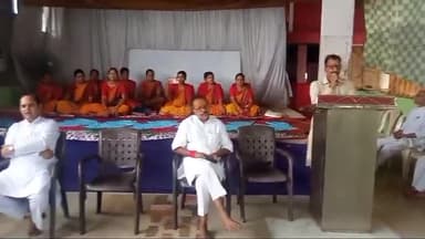 शिशु वाटिका का हुआ अवलोकन
गोटेगाँव
सरस्वती उच्चतर माध्यमिक विद्यालय गोटेगांव श्री आदर्श शिक्षा समिति द्वारा संचालित विद्यालय में कक्षा नर्सरी से द्वितीय तक विद्या भारती द्वारा शिशु वाटिका जिसमें खेल-खेल द्वारा शैक्षणिक व्यवस्था को आयाम दिया