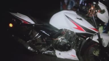 बरहरुवा: श्यामजोत में अनियंत्रित बाइक चालक बैरियर से टकराया, हालत गंभीर