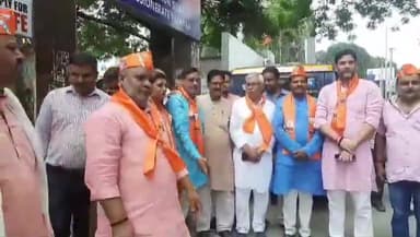 अमेरिका दौरे पर राहुल गांधी द्वारा सिख समुदाय व चुनाव पर दिए गए बयान को लेकर सिगरा थाने में BJP कार्यकर्ताओं ने दी तहरीर