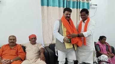 भभुआ: भभुआ परिसदन में भाजपा प्रदेश महामंत्री शिवेश राम ने मीडिया के सामने प्रेसवार्ता की