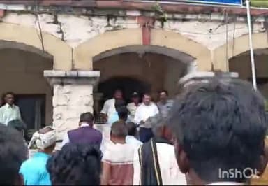 खातेगांव: पांगरा में निर्माण कार्यों में गड़बड़ी व जीवित महिला को मृत बताने को लेकर ने SDM व जनपंद पंचायत CEO को दिया गया ज्ञापन