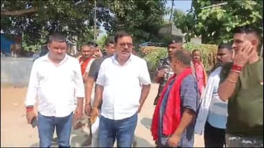 बरौनी: निपानिया मधुरापुर पंचायत के बाढ़ प्रभावित क्षेत्र का विधान परिषद सदस्य राजीव कुमार ने किया दौरा, समस्याओं से हुए अवगत