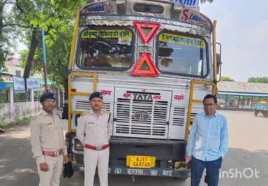 खातेगांव: खातेगांव में बिना अनुज्ञा पत्र के केला परिवहन कर रहे ट्रक को मंडी सचिव ने पकड़ा, वसूला गया ₹13755 का जुर्माना