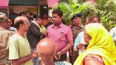 खगड़िया: खगड़िया के बापू मिडिल स्कूल बालवाही में बाढ़ पीड़ितों ने एसडीओ का किया घेराव