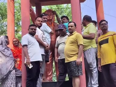 रामानुजगंज: रामानुजगंज के अटल चौक पर भाजपा द्वारा स्वच्छता ही सेवा के अंतर्गत साफ सफाई अभियान चलाया गया