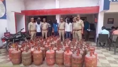 सासनी: सासनी पुलिस और SOG टीम ने इगलास रोड गोकुलधाम के पास खाली सुमसान जगह से मुखबिर की सूचना पर 5 अभियुक्तों को गिरफ्तार किया