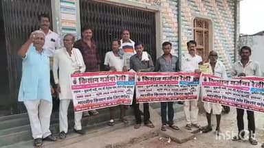 पीपलदा: इटावा में किसान गर्जना रैली की सफलता के लिए कल मंदिर पर पूजा-अर्चना और पोस्टर विमोचन किया गया