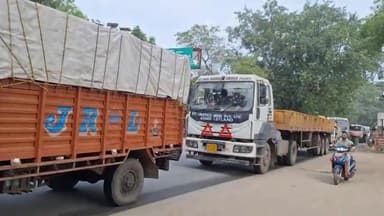 सिमडेगा: जेएसएससी सीजीएल परीक्षा को लेकर सिमडेगा शहर सीमा में वाहन रोके जाने से लगा जाम