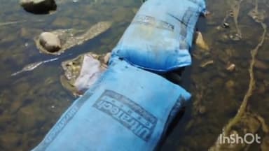 गंगाथ: गंगथ के साथ बहने वाली छोछ खड्ड में सरकारी सीमेंट की दर्जनों बोरियां हुई बरामद,लोगों ने जांच की उठाई मांग