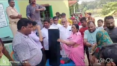 मानसी: खगड़िया: जेडीयू जिलाध्यक्ष ने मानसी प्रखंड के विभिन्न बाढ़ प्रभावित क्षेत्रों का दौरा किया