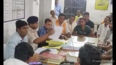 बिहिया: जगदीशपुर थाना परिसर में दुर्गा पूजा को लेकर हुई बैठक, एसडीएम, एसडीपीओ, मुख्य पार्षद सहित अन्य हुए शामिल