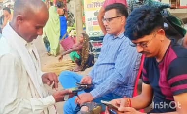 चितरंगी: समाज सेवी प्रेम सिंह भाटी सरई बाजार में सड़कों पर उतरकर भाजपा की सदस्यता दिला रहे हैं