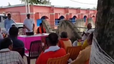 मोहनिया: बढूपर गांव में मोहनिया बीडीओ संजय कुमार दास के नेतृत्व में स्वच्छता ही सेवा कार्यक्रम का किया गया आयोजन