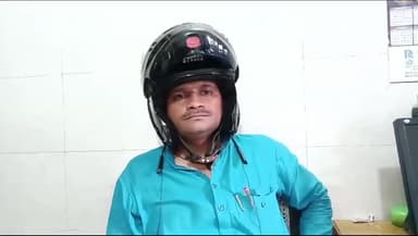 औरैया: क्षेत्र के सुभाष चौराहे पर दुकानदारों ने मारपीट के भय से हेलमेट पहनकर की दुकानदारी, व्यापारी ने पुलिस पर लगाया आरोप