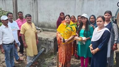 चनपटिया: स्वच्छता पखवाड़ा के तहत पौधारोपण, नपं की स्वच्छता पदाधिकारी निशा कुमारी ने किया