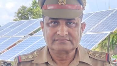 निघासन: नवागत कोतवाली प्रभारी निरीक्षक ने क्षेत्रीय पत्रकारों के साथ निघासन कोतवाली परिसर में की बैठक, सहयोग की अपील की