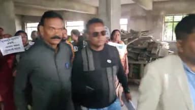 सेलू: घरकुलासह विविध मागण्यांसाठी तुळजापूरच्या ग्रामस्थांनी तहसीलदारांना दिले निवेदन