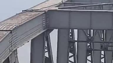 राजघाट पुल पर चढ़ा एक व्यक्ति, मौके पर पहुंची आदमपुर और सुजाबाद पुलिस