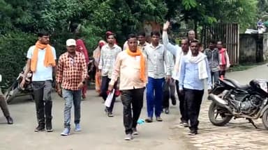 बीना: ग्राम गुरयाना के लोग उप सचिव के स्थानांतरण को लेकर पहुंचे तहसील, एसडीएम को सौंपा ज्ञापन