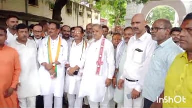 मिर्ज़ापुर: जिला कांग्रेस कमेटी के अध्यक्ष सहित 12 लोगों पर एफआईआर लिखने पर कांग्रेसी कार्यकर्ताओं ने एसपी को सौंपा ज्ञापन