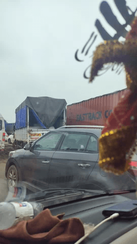karm village Surat line Surat traffic hai