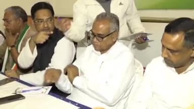 कांके: कांग्रेस भवन में घोषणा पत्र कमिटी के अध्यक्ष के नेतृत्व में हुई बैठक